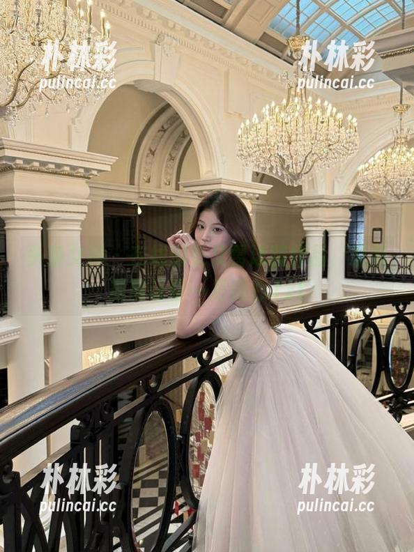 头条女神 – 在线浏览文雪泳装作品,最新原图让你一见倾心.txt - 朴林彩