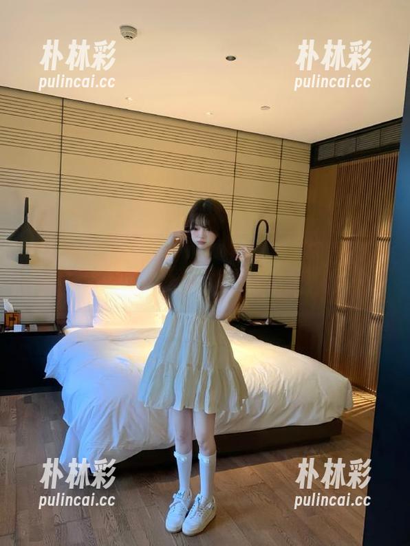微密圈 - 快来欣赏120斤的小王同学的肉丝美图，超丰厚图包不容错过！.txt