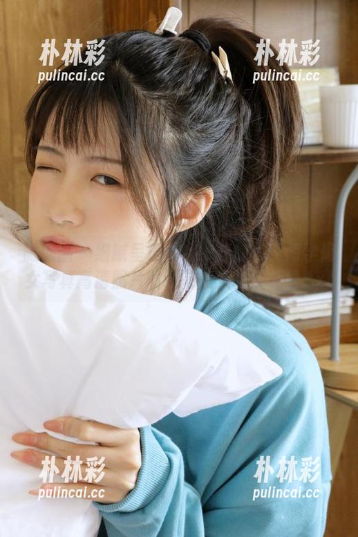 120斤的小王同学 微密圈 - 细腻呈现:120斤的小王同学修女写真高清照片展现完美光影与宁静.txt