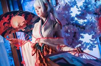 Akisoso秋楚楚的温柔写照：每张写真图片都是一首动人乐章.txt