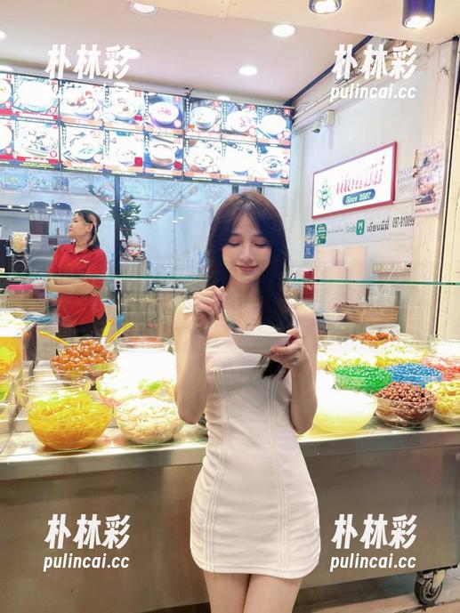 Bangni邦尼 教室中的奇幻:Bangni邦尼最新cos作品更新,展现异次元的奇妙之旅!.txt
