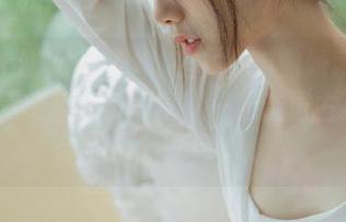Feilin嗲囡囡 – 旗袍里的K8傲娇萌萌Vivian，观看她的写真，一起走进古典与时尚交汇的世界！.txt