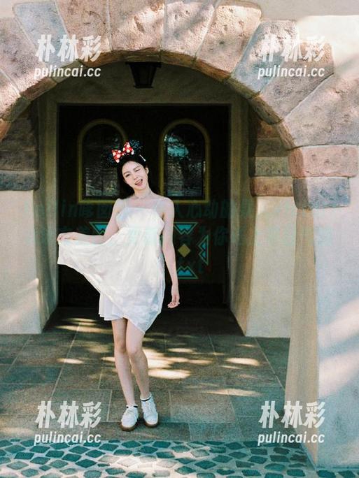 Feilin嗲囡囡 - 令人心动的果儿victoria泳衣美图，更新内容为你送上夏日气息！.txt