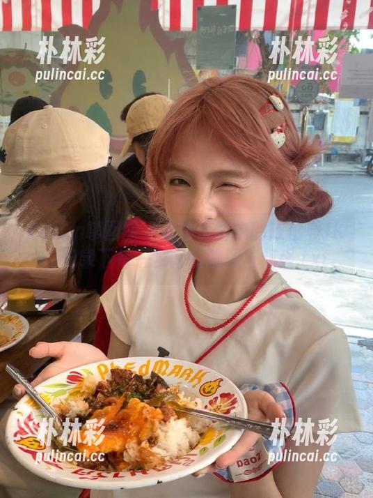 Feilin嗲囡囡 - 私房美图中的陈怡曼JK，记录下每一瞬间的脆弱与坚强.txt