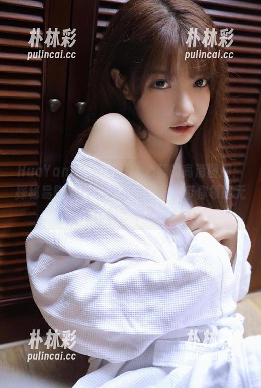 HuaYang花漾-易阳Silvia HuaYang花漾 - 让人心醉的高清图册:探秘易阳Silvia的粉色世界,带你领略无与伦比的艺术之旅.txt