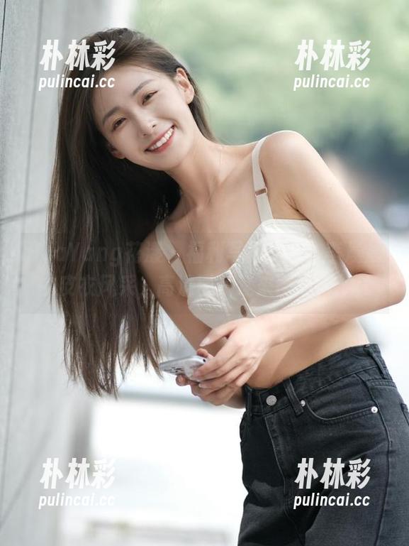 HuaYang花漾 - 福利写真专辑！李晨晨的皮衣风采，高清图片速来围观！.txt