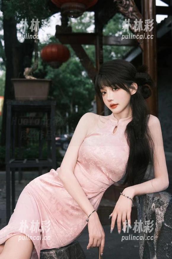 HuaYang花漾 - 私拍强者熊小诺：细数肉丝作品中的每一个撩人瞬间！.txt