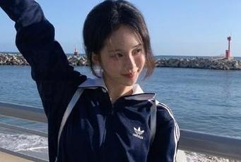 微密圈 – 深入探寻Jessie婕西的秘密：最新图集更新，带你感受真实的她.txt