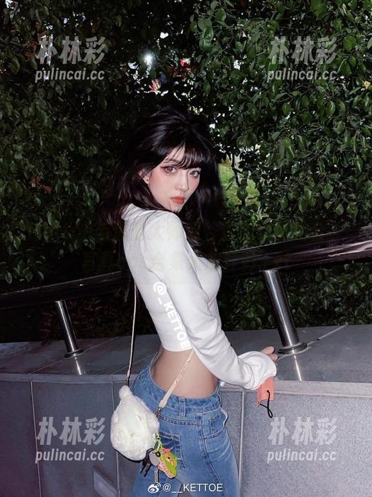 Kettoe与偶像大师涩谷凛的华丽结合，写真cos合集大放异彩.txt