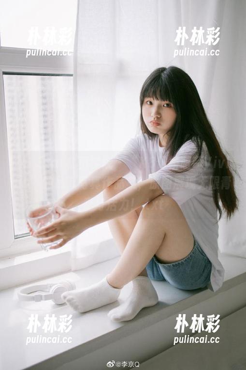 MFStar模范学院 - “K8傲娇萌萌Vivian”的吊带写真作品集，原图展现无限青春与活力！.txt