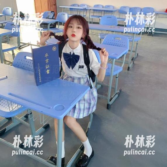 MFStar模范学院 - 慕羽茜的网袜写真全集：一场无与伦比的视觉盛宴，笑着看美腿怎么出现！.txt