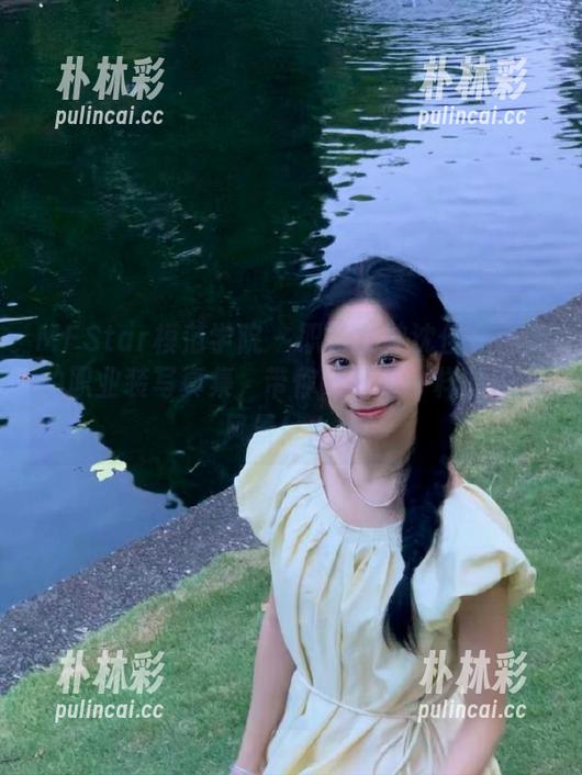 MFStar模范学院 - 职场女神沈佳熹：她的职业装写真集，带你分享不一样的职场风景！.txt