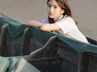 喵糖映画最新作品合集：晚秋的原野记录心灵旅程.txt