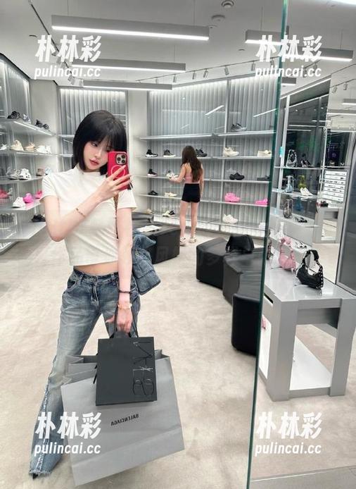 MiStar魅妍社 - Jenny佳妮与豹纹：写真作品带你领略风格的多样与张扬.txt