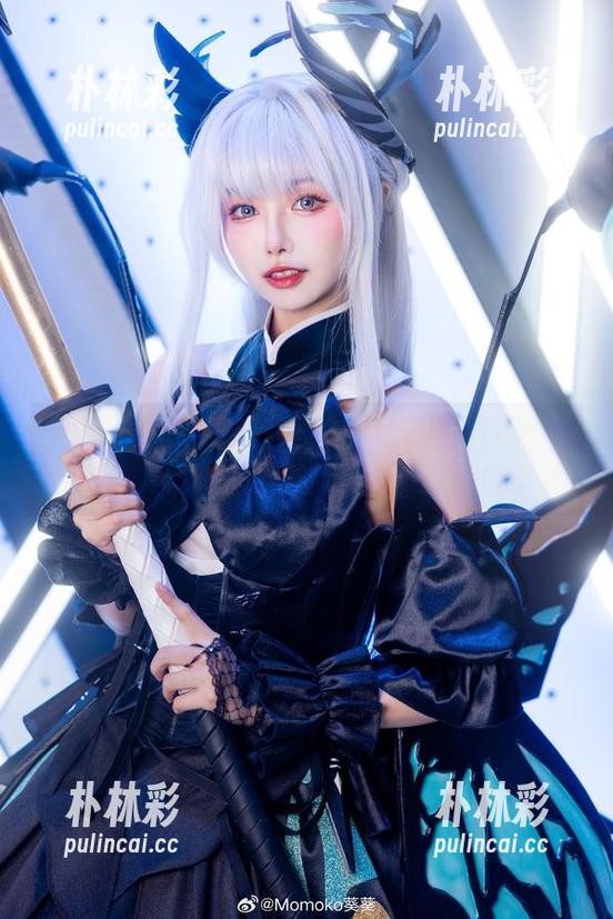 与Momoko葵葵一起感受比基尼风情：优雅写真与个性壁纸的完美结合.txt