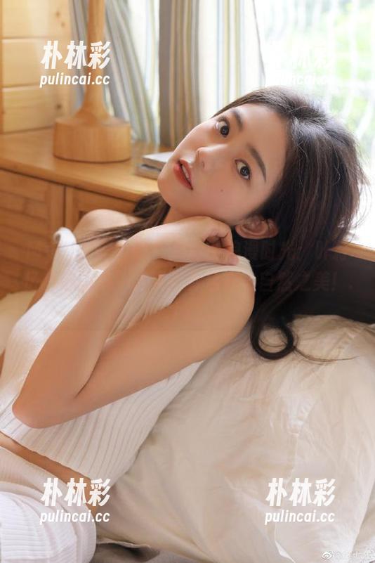 MyGirl美媛馆 - 海边的浪漫时光：叶籽亿精选图集，展现青春活力与自然之美！.txt