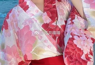精美图包下载！Nyako喵子穿着大凤纯白婚纱的唯美瞬间分享.txt