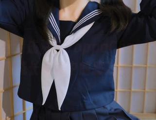 从刚入行到成熟的PoppaChan护士写真，展现成长过程中的感人瞬间！.txt