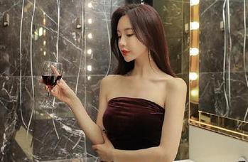 SHENSHI绅士 – 迷人的颜妮白丝作品，免费下载让你拥有美丽的瞬间.txt
