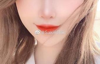 Sakiiii翎柒竟是个坏女人，她的私房美图让你心跳加速！.txt