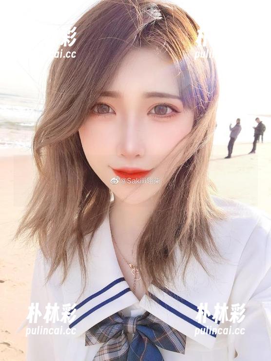 Sakiiii翎柒竟是个坏女人，她的私房美图让你心跳加速！.txt