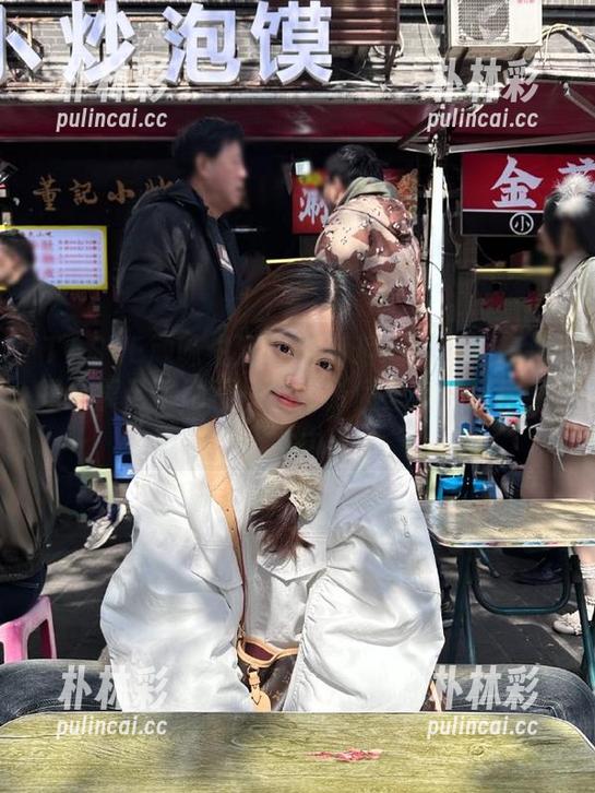 TASTE顽味生活 - 沈梦瑶高跟鞋：高清图集展示了她不一样的时尚态度与风格！.txt