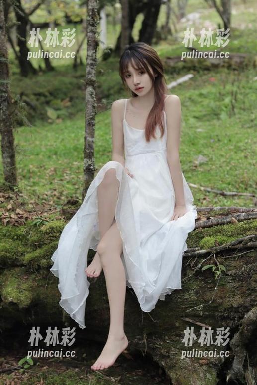 TouTiao头条女神 - 探索杨曼妮连体衣的艺术，定制图片背后的灵感故事.txt