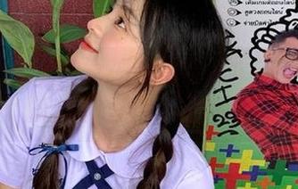 TouTiao头条女神 – 松果儿水手服写真集精选：优雅与俏皮完美结合的视觉盛宴.txt