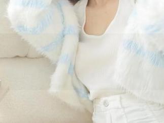 TouTiao头条女神 – 童安琪制服写真原图福利，一同领略她的多样风格.txt
