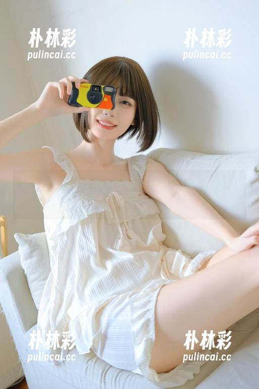 UGirls尤果网 - 于梓馨连衣裙套图精选，体验别样风情与无限时尚魅力.txt