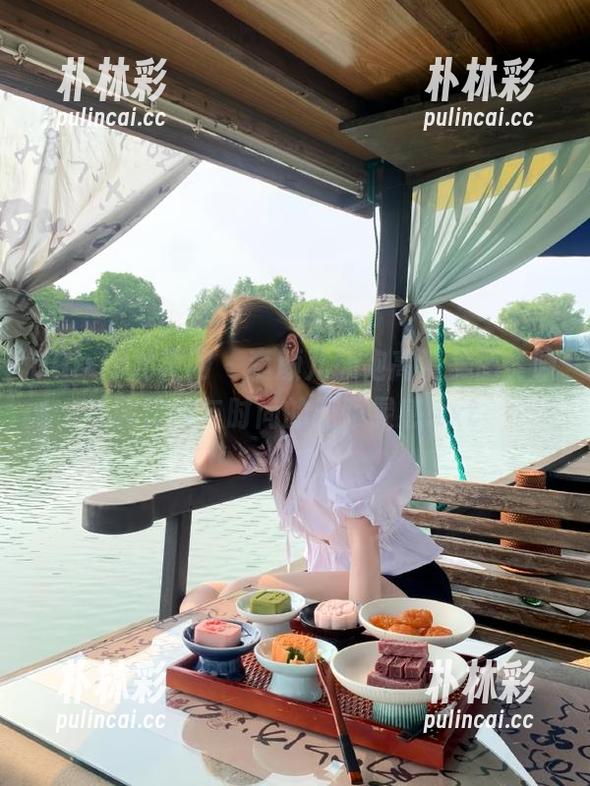 UGirls尤果网 - 李颜儿旗袍高清美图，唤醒传统与时尚的无限灵感.txt