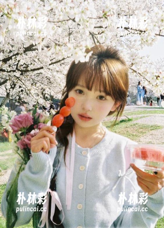 UGirls尤果网 - 感受黛熙儿海边的自然韵味：别具一格的写真作品与图片艺术.txt