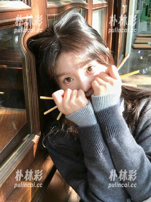XIAOYU语画界 - 小海臀Rena短裙美图在线抢先看，超有魅力，简直是行走的风景线！.txt