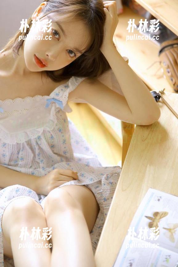 XIAOYU语画界 - 最新写真集分享：杨晨晨化身黑丝美腿女神，惊艳四方！.txt