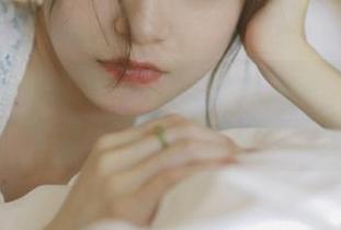 XIAOYU语画界 – 波巧酱冬日毛衣写真合集分享：塑造温暖与优雅的完美结合.txt
