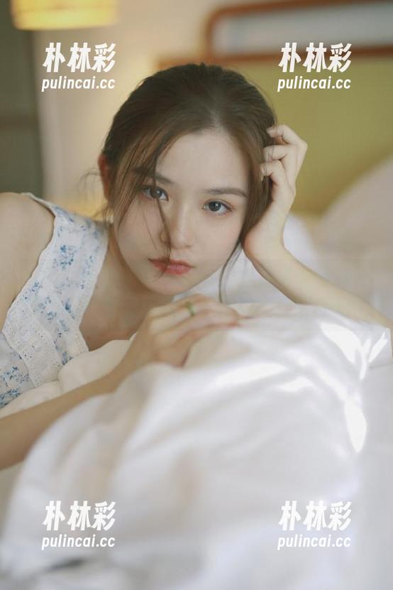 XIAOYU语画界 - 波巧酱冬日毛衣写真合集分享：塑造温暖与优雅的完美结合.txt