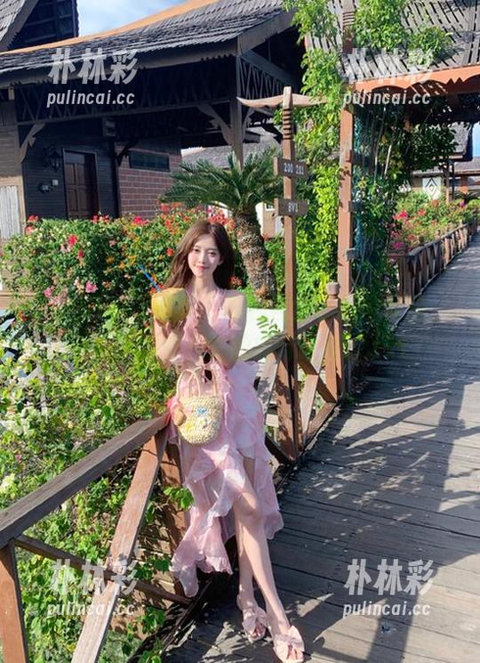 XIAOYU语画界-程程程 XIAOYU语画界 - 程程程全套旅拍作品,记录下那些难忘的旅行瞬间!.txt