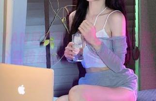 XINGYAN星颜社 – 潘思沁私房旗袍写真，分享传统服饰下的独特风情.txt