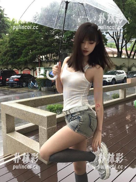 Xiuren秀人网 - CherryBlessU空姐高清写真集：与风同行的美丽瞬间.txt