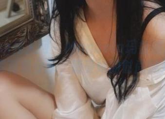 Xiuren秀人网 – Manuela玛鲁娜白衬衫高清写真集分享，感受她的时尚魅力.txt