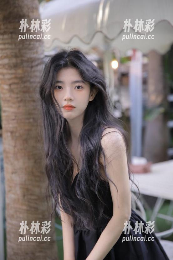 Xiuren秀人网 - 吃白菜的vi菜菜内衣作品美图赏析，壁纸选择带你领略魅力.txt