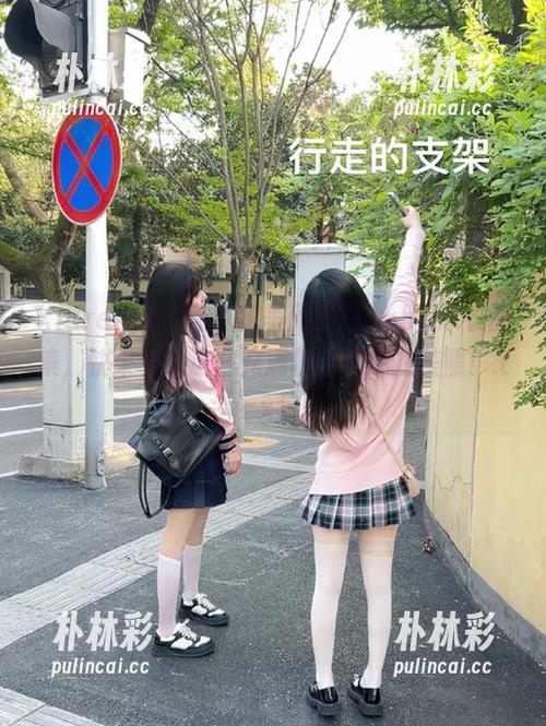 Xiuren秀人网 - 甜美周慕汐baby泳衣图集，快来下载这些充满夏日气息的美照！.txt