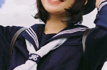 Xiuren秀人网 – 周波儿短裙写真套图全新发布，带你领略不同场景下的靓丽风采.txt