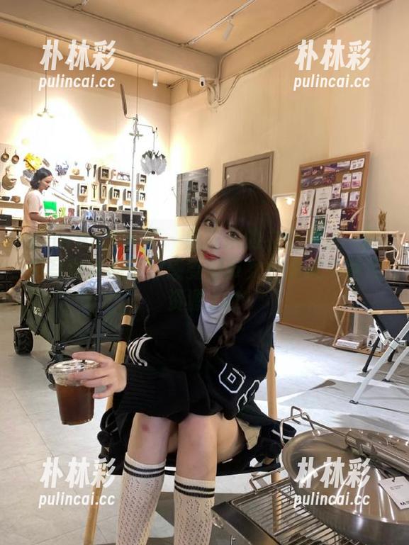 Xiuren秀人网-唐安琪 Xiuren秀人网 - 唐安琪的办公生活:职员写真作品带你感受都市女性的风采图片资源.txt