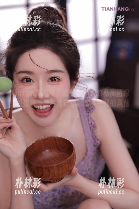 Xiuren秀人网 - 追随唐翩翩的私房图包，姐姐的唯美写真带你领略不一样的风情！.txt