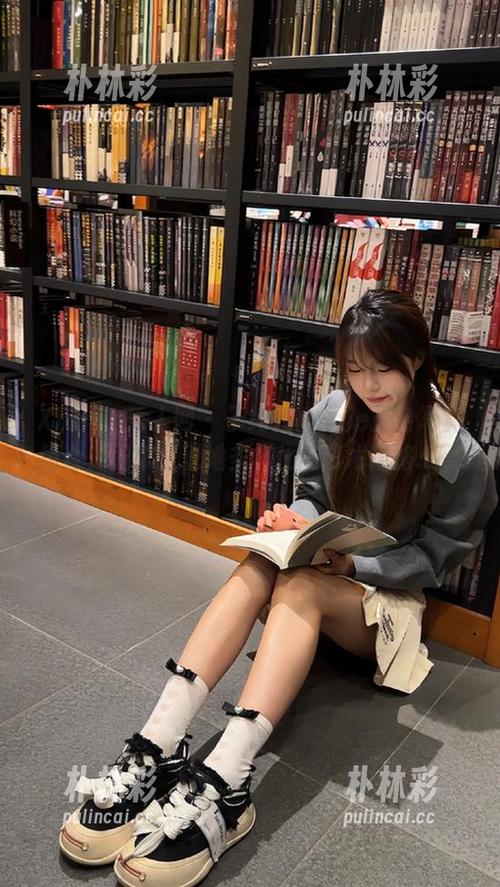 Xiuren秀人网 - 子纯儿Annie天台写真组合，图集呈现她多样化的艺术风格.txt