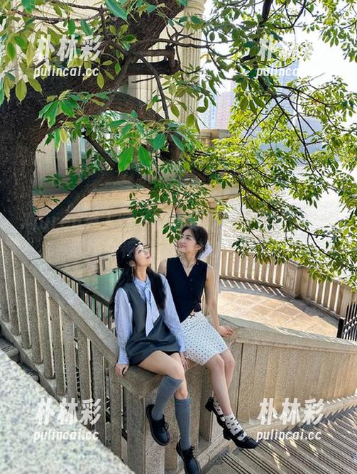 Xiuren秀人网 - 徐若兮办公室私拍图包：职场女神的独特魅力写照.txt