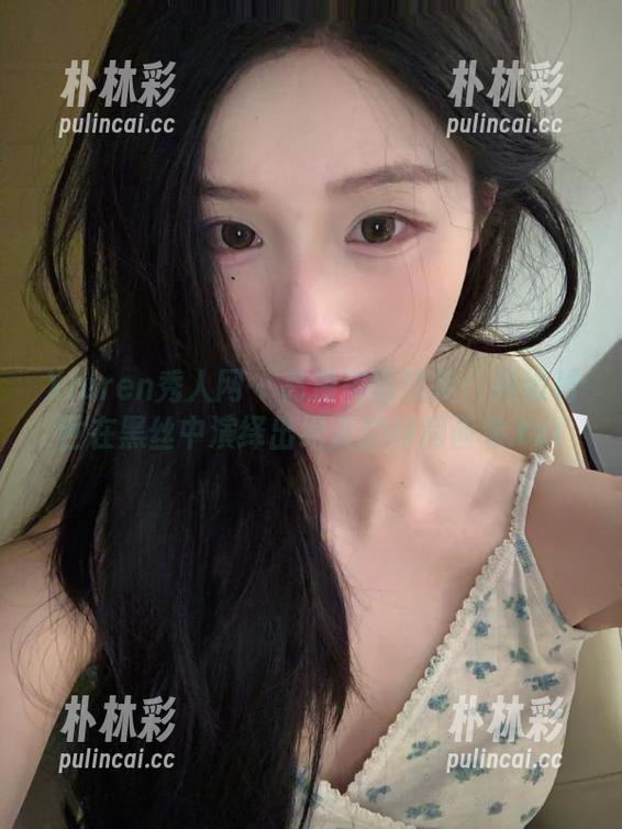 Xiuren秀人网 - 高清美图欣赏：抖娘利世在黑丝中演绎出绝美的时尚画卷.txt