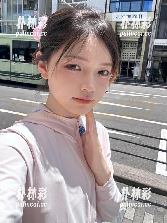 Xiuren秀人网 - 深夜心情：李梓熙与睡衣的温暖写真，照片带你进入梦境.txt