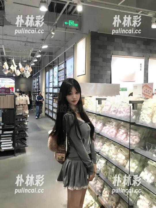 Xiuren秀人网 - 走进杏子Yada的世界，免费欣赏她的独特居家写真艺术.txt